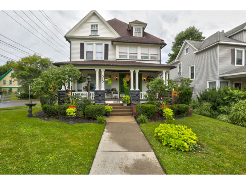 98 Forest Ave., Jamestown, NY 14701 MLS R1493426 CENTURY 21