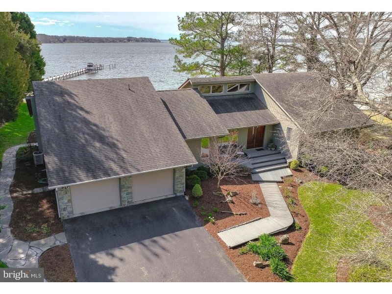 CENTURY 21 Real Estate Property