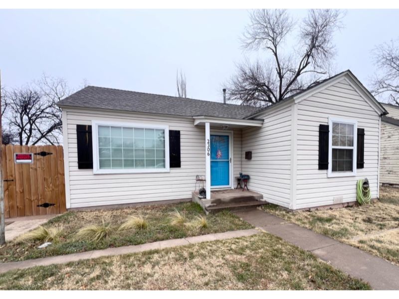 2306 31st Street, Lubbock, TX 79411 MLS 202401003 CENTURY 21