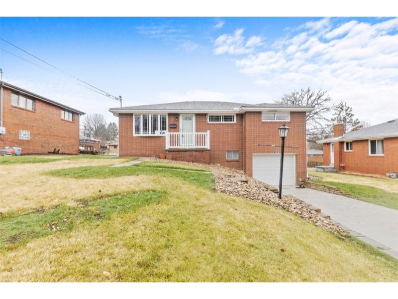 CENTURY 21 Real Estate Property