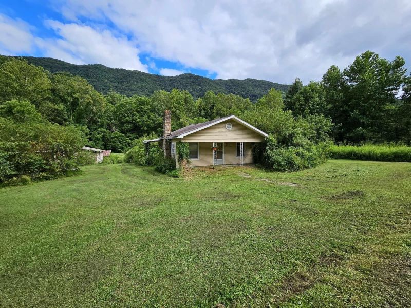 1206 Irondale Road, Big Stone Gap, VA 24219 MLS 9955657 CENTURY 21