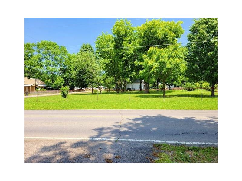 906 S Main Street, Sallisaw, OK 74955 MLS 2319000 CENTURY 21